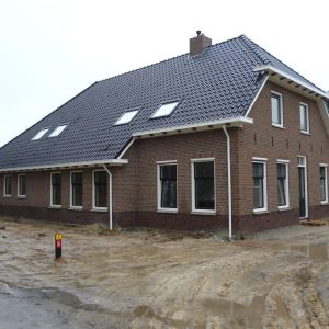 Nieuwbouw woning met garage Yde